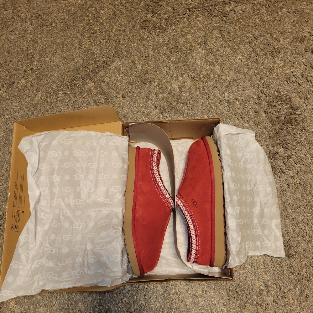 NIB Ugg Tasman Slippers in red